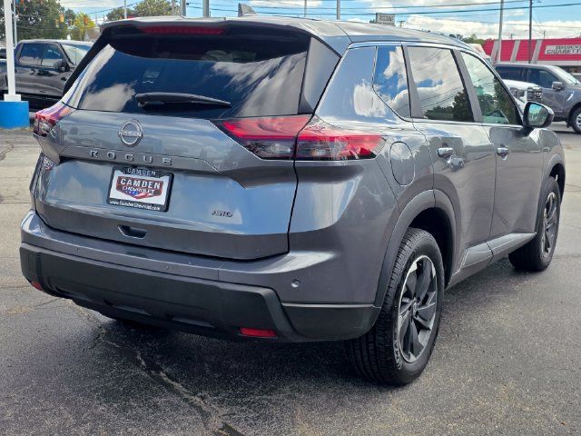 Used 2025 Nissan Rogue SV AWD/4WD image 14