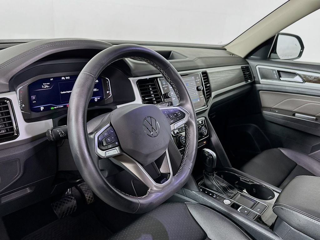 Used 2023 Volkswagen Atlas SE w/ Panoramic Sunroof Package FWD image 11