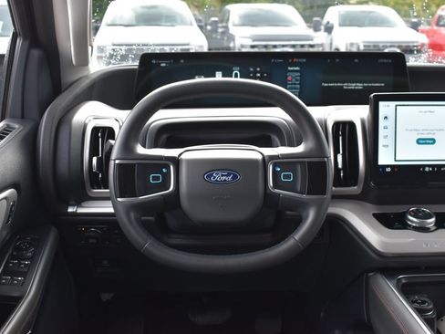 Certified 2025 Ford Expedition Max Active AWD/4WD image 15