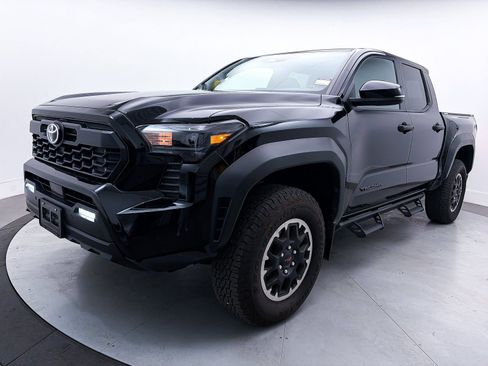 Used 2024 Toyota Tacoma TRD Off-Road w/ TRD Off Road Upgrade Package image 13