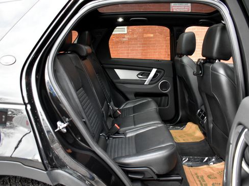 Used 2021 Land Rover Discovery Sport SE image 17