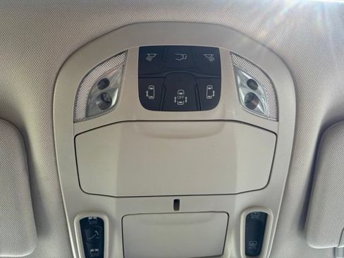 Used 2023 Chrysler Pacifica Limited FWD image 30