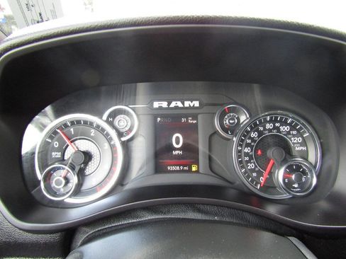 Used 2024 RAM 2500 Big Horn w/ Off Road Package AWD/4WD image 11