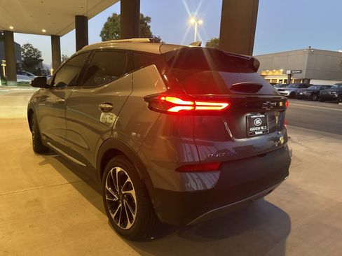 Used 2023 Chevrolet Bolt EUV Premier w/ Sun & Sound Package image 4