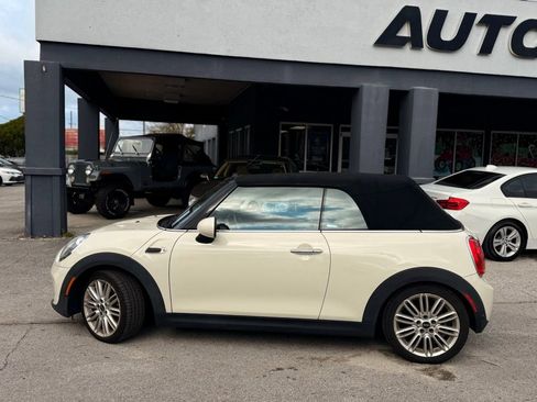 Used 2017 MINI Cooper Convertible image 2