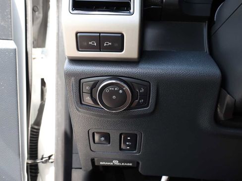 Used 2022 Ford F250 Lariat w/ Lariat Ultimate Package AWD/4WD image 27