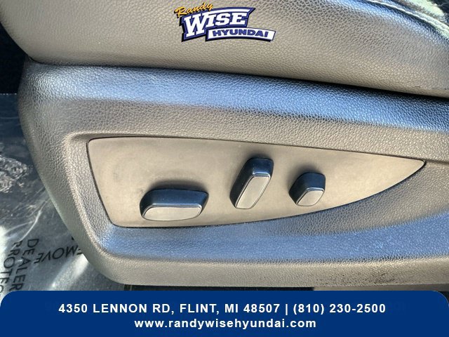 Used 2018 Chevrolet Suburban LT AWD/4WD image 14