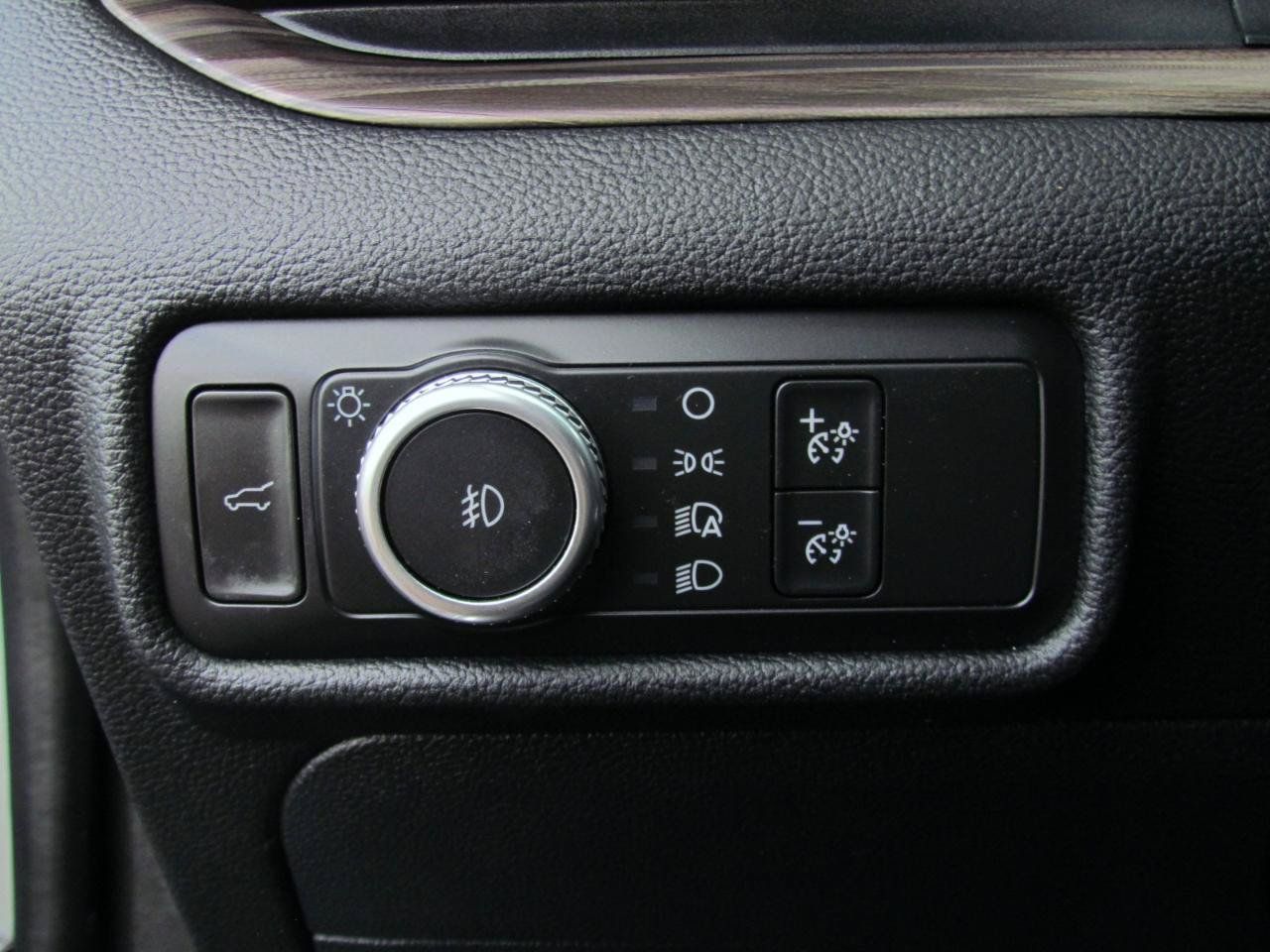 Used 2020 Ford Explorer Limited RWD image 34