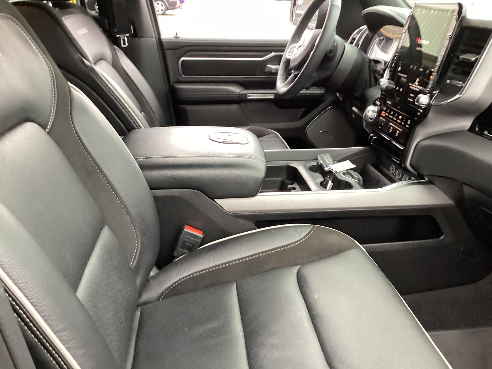 Used 2025 RAM 1500 Laramie AWD/4WD image 14