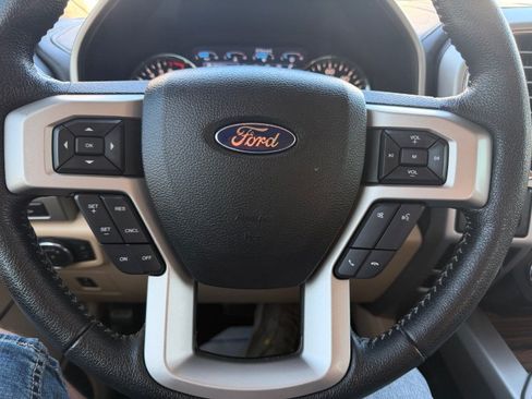 Used 2016 Ford F150 Lariat w/ Equipment Group 502A Luxury AWD/4WD image 3