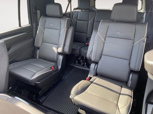 Used 2026 Cadillac Escalade ESV Sport w/ LPO, ONYX Package image 20