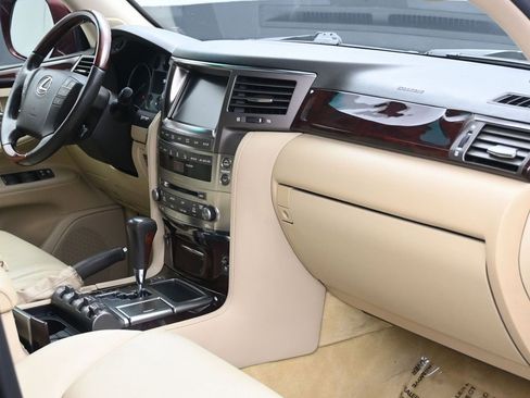 Used 2011 Lexus LX 570 4WD image 6