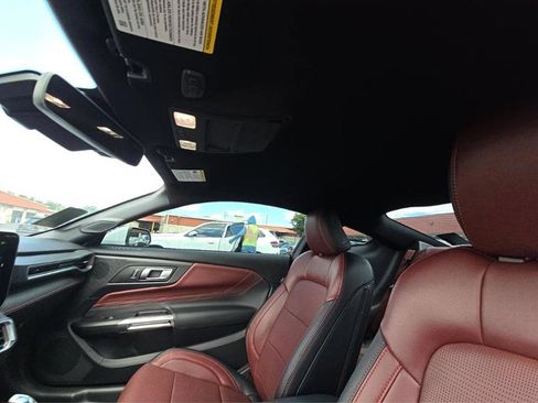 Used 2025 Ford Mustang GT Premium RWD image 16