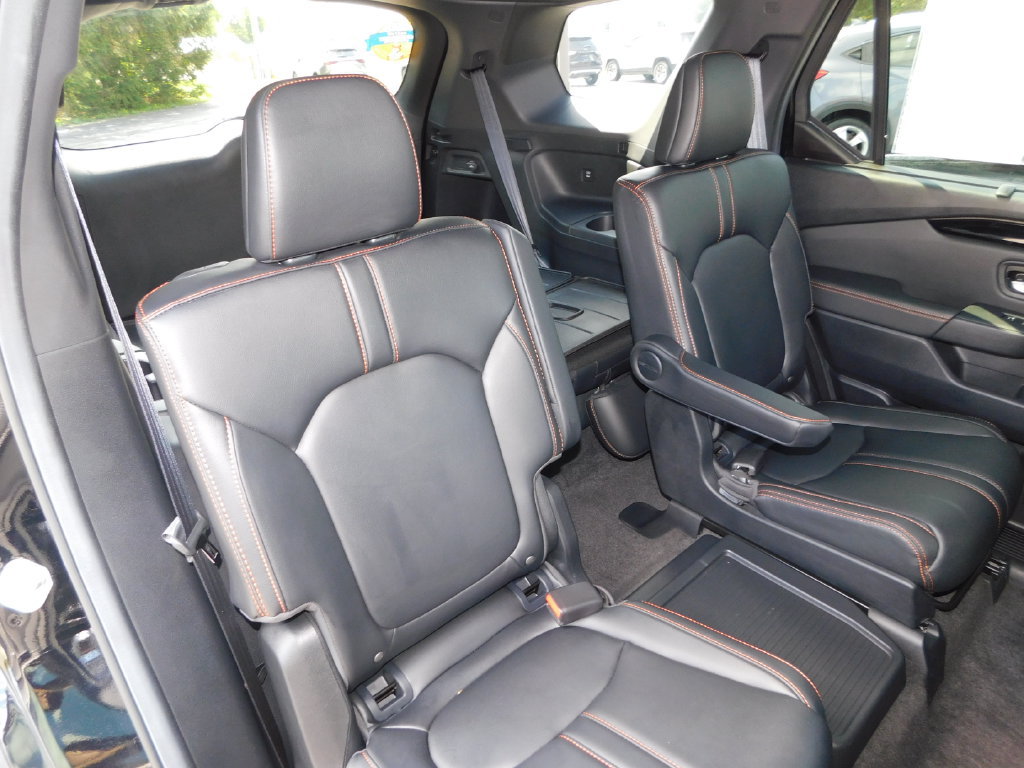 Used 2025 Honda Pilot TrailSport image 23