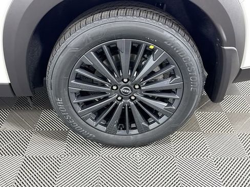 New 2026 Nissan Pathfinder SL image 4