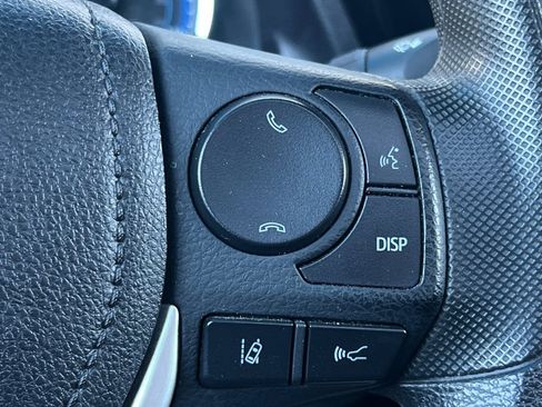 Used 2018 Toyota Corolla LE FWD image 34