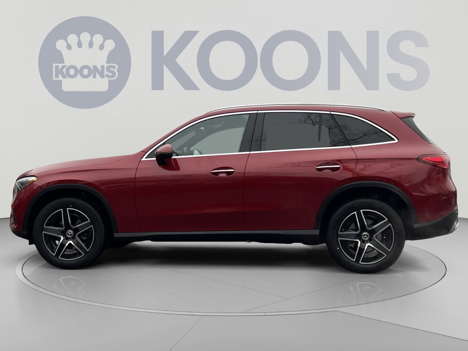 Used 2026 Mercedes-Benz GLC 300 4MATIC image 2