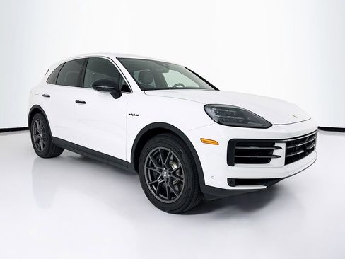 Certified 2025 Porsche Cayenne E-Hybrid AWD/4WD image 7