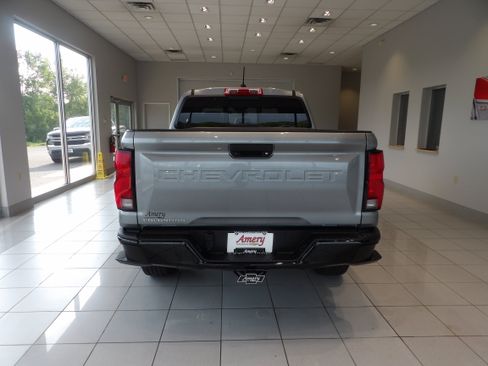 Used 2023 Chevrolet Colorado Z71 w/ Z71 Convenience Package 2 AWD/4WD image 5