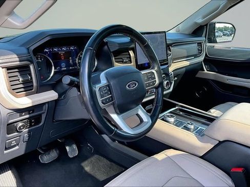 Used 2024 Ford Expedition Limited AWD/4WD image 17