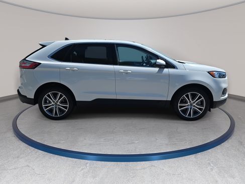 Used 2023 Ford Edge Titanium w/ Class II Trailer Tow Package AWD/4WD image 4