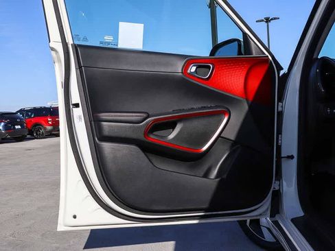 Used 2023 Kia Soul GT-Line FWD image 17