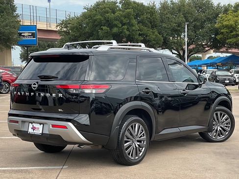 Used 2023 Nissan Pathfinder SL w/ SL Premium Package FWD image 5