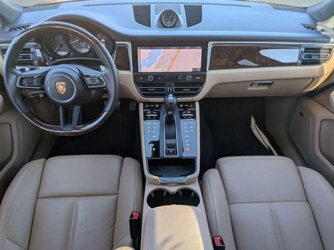 Used 2024 Porsche Macan AWD/4WD image 28