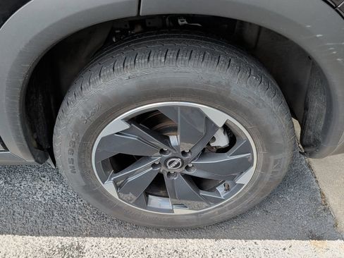 Used 2025 Nissan Rogue SV AWD/4WD image 6