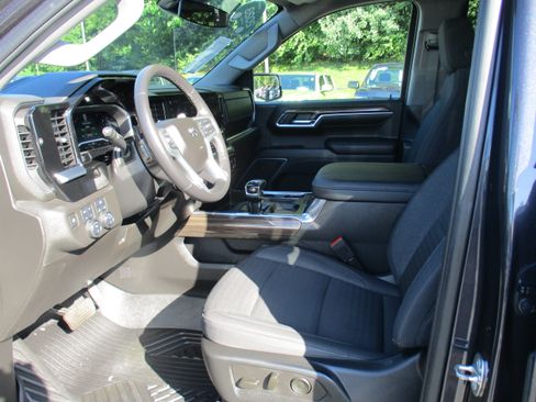 Used 2023 Chevrolet Silverado 1500 RST AWD/4WD image 11