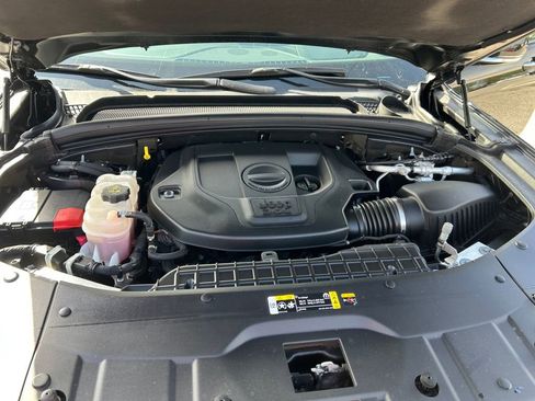 Used 2021 Jeep Grand Cherokee L Overland w/ Luxury Tech Group IV image 17