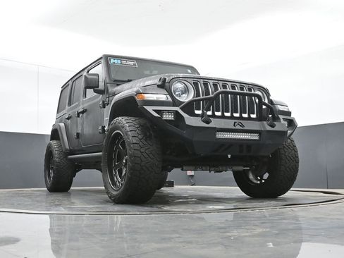 Used 2019 Jeep Wrangler Unlimited Sahara image 42