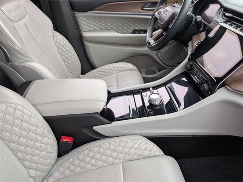 Used 2021 Jeep Grand Cherokee L Summit w/ Advanced Protech Group IV image 39