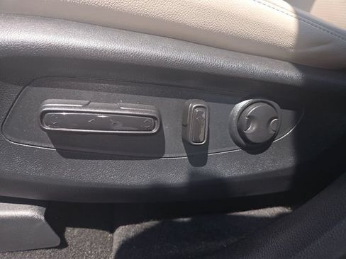 Used 2025 Honda CR-V EX-L image 12