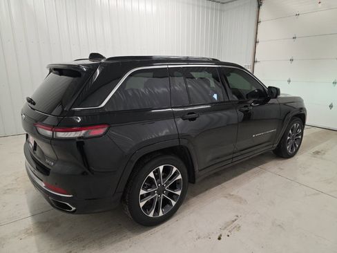 Used 2024 Jeep Grand Cherokee Overland w/ Luxury Tech Group IV image 5