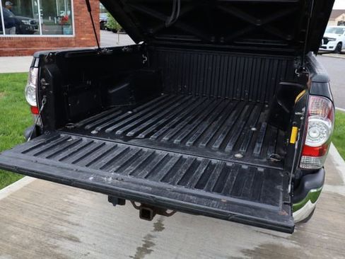 Used 2015 Toyota Tacoma 4x4 Double Cab w/ Limited Package image 32