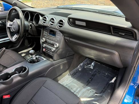 Used 2017 Ford Mustang Coupe RWD image 16