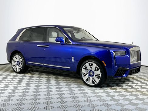 Certified 2025 Rolls-Royce Cullinan AWD/4WD image 6