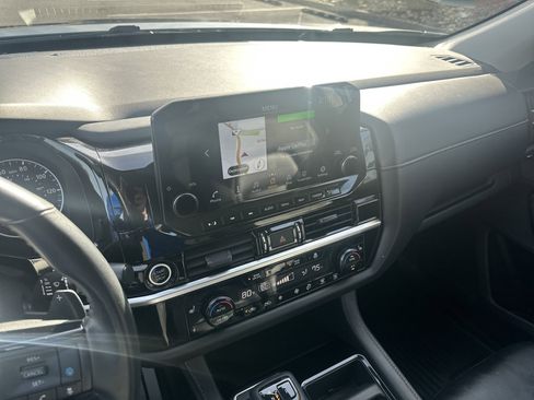 Used 2022 Nissan Pathfinder SL image 38