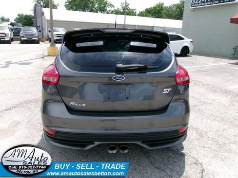 Used 2017 Ford Focus ST FWD image 3