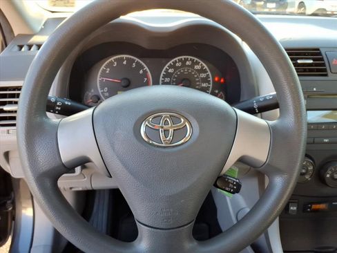 Used 2010 Toyota Corolla LE image 28