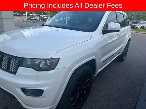 Used 2019 Jeep Grand Cherokee Altitude AWD/4WD image 13