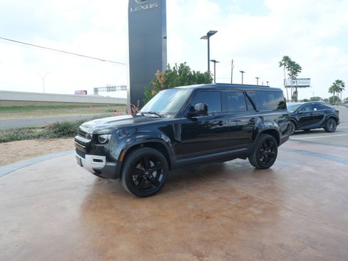 Used 2023 Land Rover Defender 130 S image 4