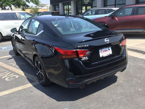 Used 2024 Nissan Altima 2.5 SR FWD image 4