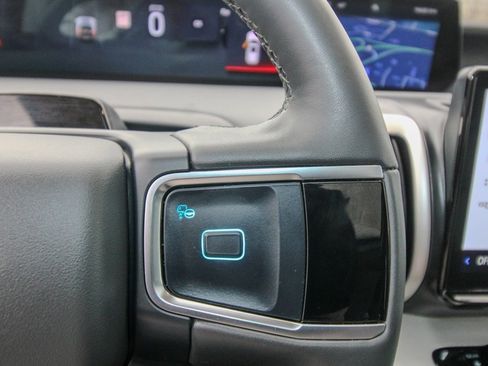 Used 2025 Ford Expedition Active image 22