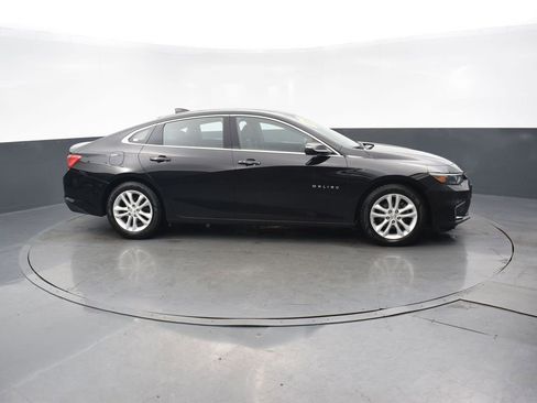 Used 2017 Chevrolet Malibu LT image 7