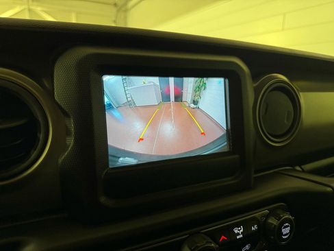 Used 2022 Jeep Wrangler Unlimited Sport image 21