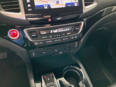 Used 2016 Honda Pilot Touring image 15