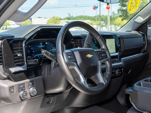 Used 2023 Chevrolet Silverado 1500 LT AWD/4WD image 14
