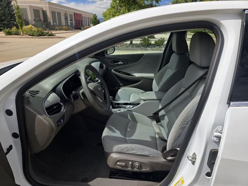 Used 2022 Chevrolet Malibu LT FWD image 10